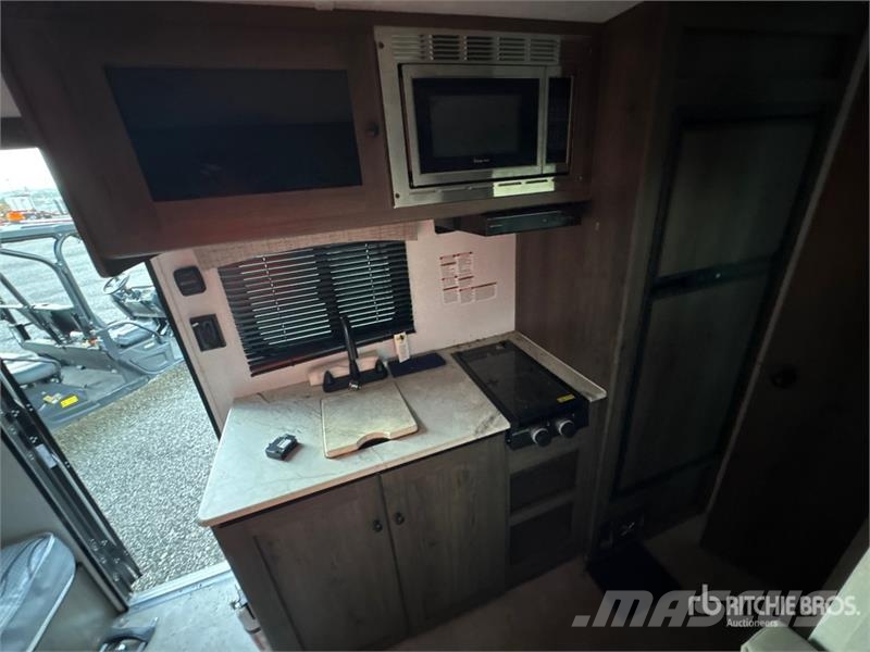 Forest River Independence Trail 17 ft S/A Travel Trailer Andere Anhänger