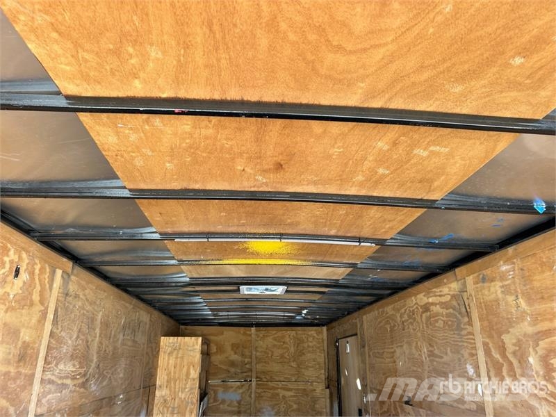 Forest River TXVHW8.524TA3 24 ft T/A Enclosed Trailer Furgoonhaagised