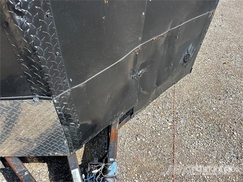 Forest River TXVHW8.524TA3 24 ft T/A Enclosed Trailer Furgoonhaagised