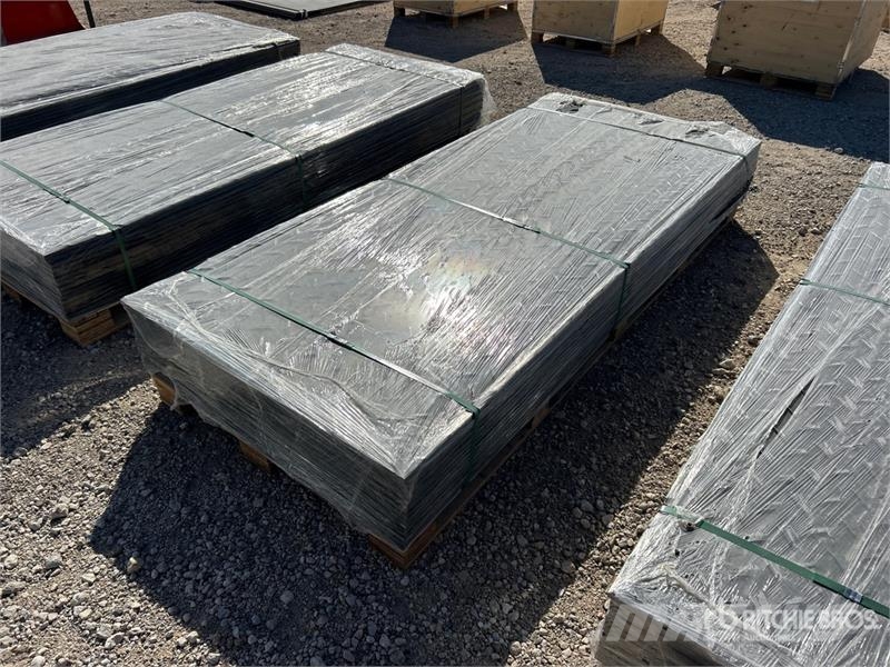 FPM Quantity of (15) 41 in x 94 in Ground Protection M 鑽孔設備配件和備件