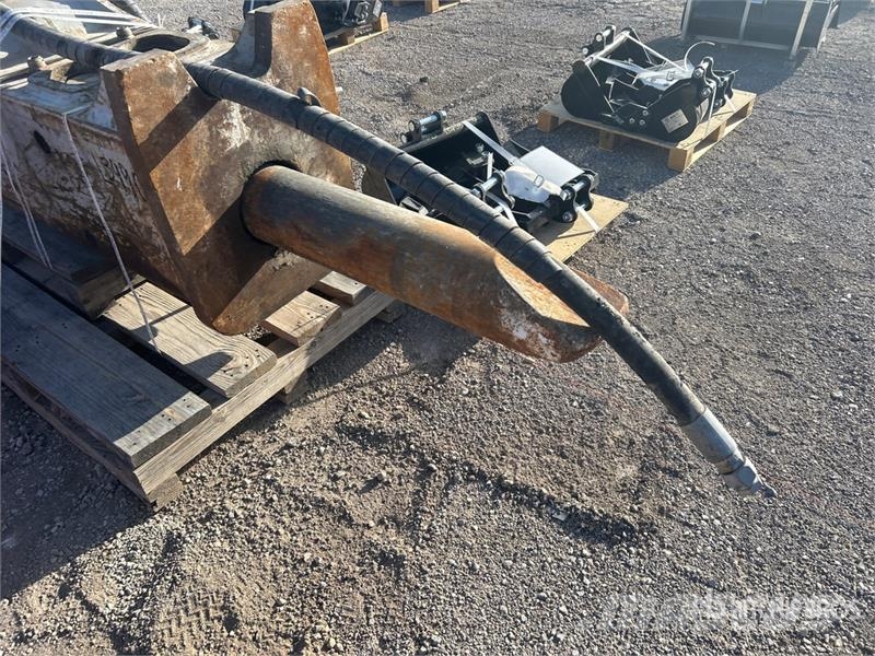 FRD FX770QTV Q/C Hydraulic Breaker Búracie kladivá / Zbíjačky