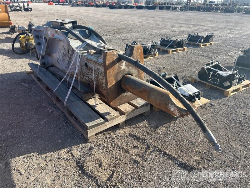FRD FX770QTV Q/C Hydraulic Breaker Búracie kladivá / Zbíjačky