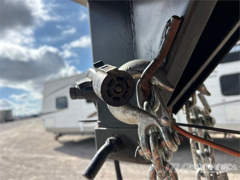  Freedom 8.5x44TTA4G 44 ft Tri/A Gooseneck Enclosed Furgons