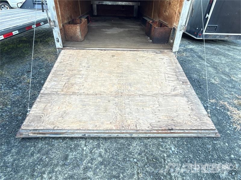  Freedom trailers 20 ft T/A Enclosed Trailer Remorque Fourgon