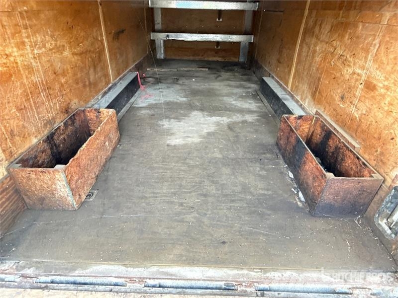  Freedom trailers 20 ft T/A Enclosed Trailer Remorque Fourgon