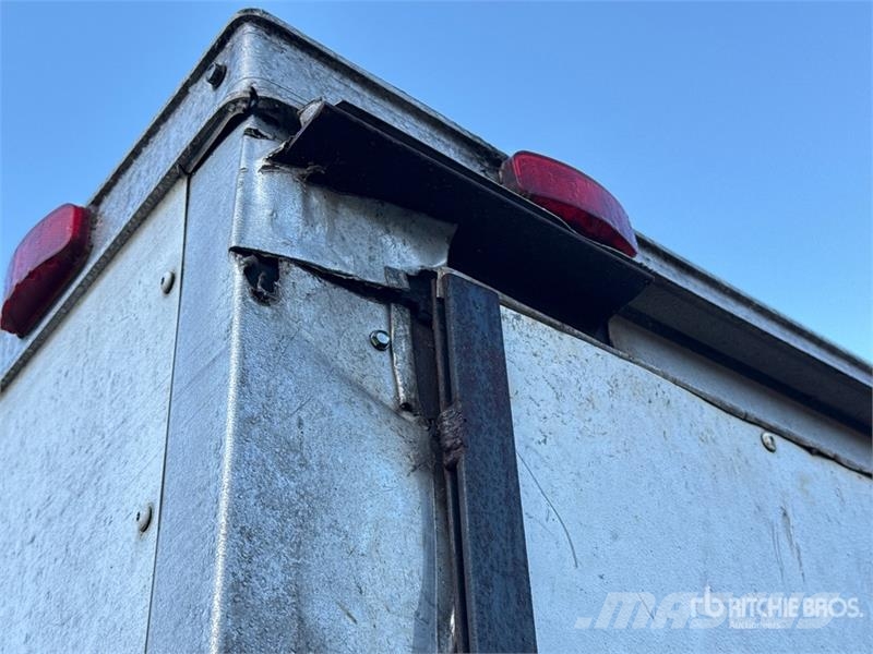  Freedom trailers 20 ft T/A Enclosed Trailer Remorque Fourgon