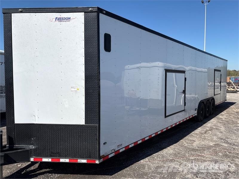  Freedom trailers 41 ft Tri/A Enclosed Trailer Прицепы-фургоны