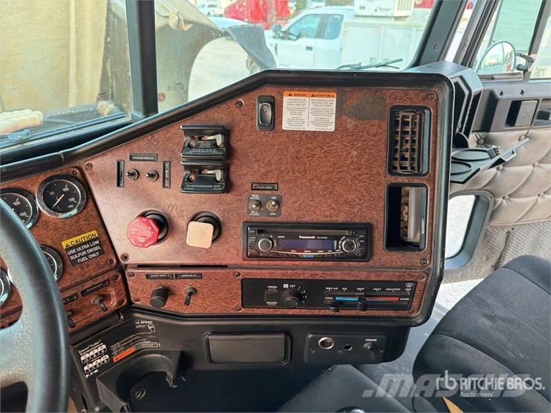 Freightliner 108SD 6x4 T/A Dump Truck Kiperi kamioni