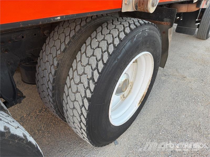 Freightliner 108SD 6x4 T/A Dump Truck Kiperi kamioni