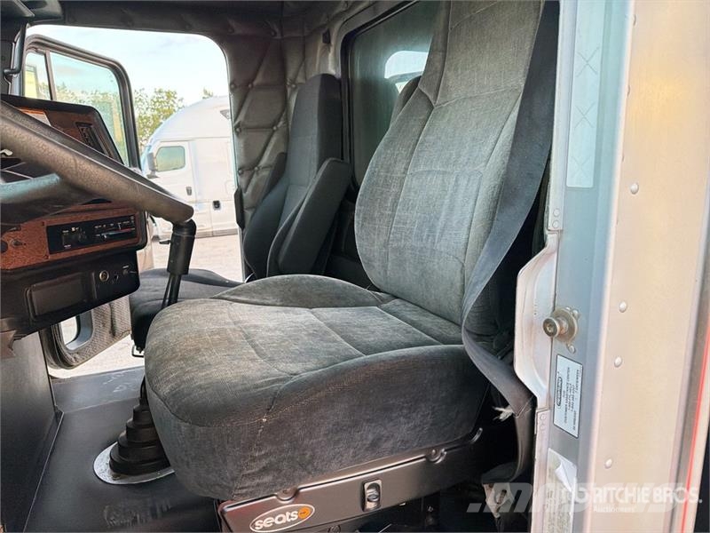 Freightliner 108SD 6x4 T/A Dump Truck Kiperi kamioni