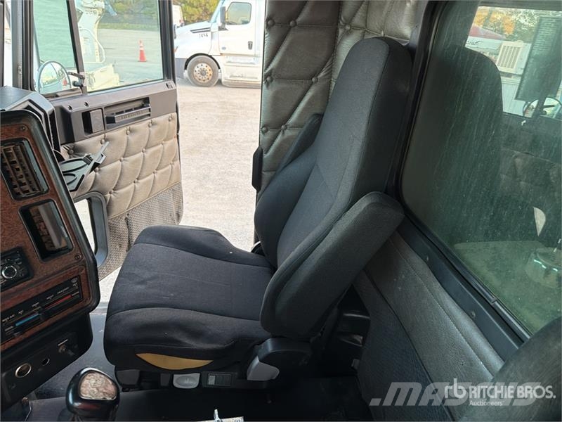Freightliner 108SD 6x4 T/A Dump Truck Kiperi kamioni