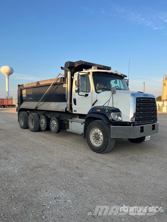 Freightliner 108SD Quad/A Dump Truck Pašizgāzējs