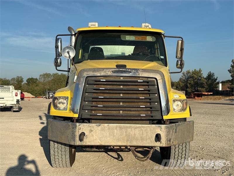 Freightliner 114 SD 6x4 Mixer Truck Betonmischer