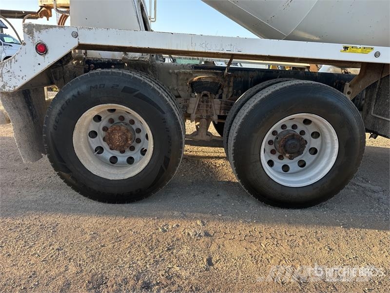 Freightliner 114 SD 6x4 Mixer Truck Betonmischer