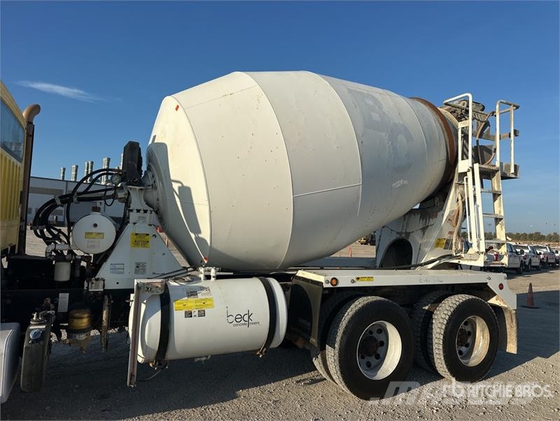 Freightliner 114 SD 6x4 Mixer Truck Betonmischer