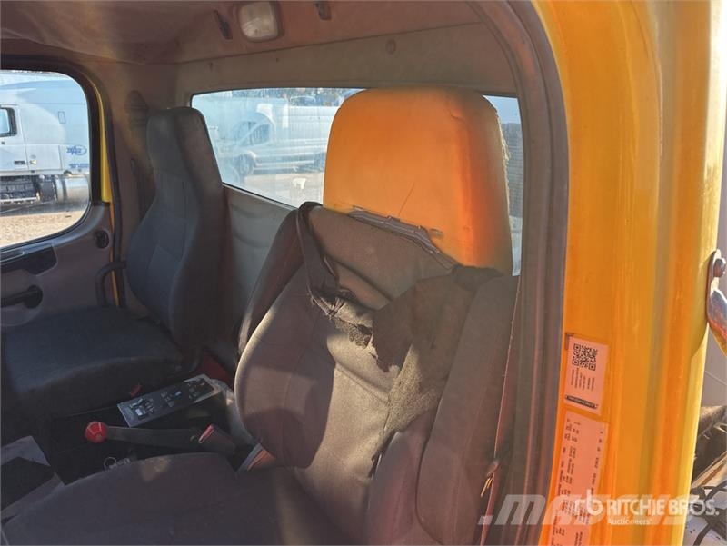 Freightliner 114 SD 6x4 Mixer Truck Betonmischer