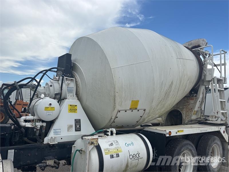 Freightliner 114SD Camiones de concreto