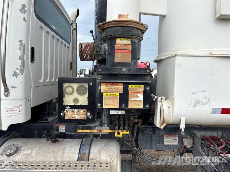 Freightliner 114SD Kombi vozila/ vakum kamioni