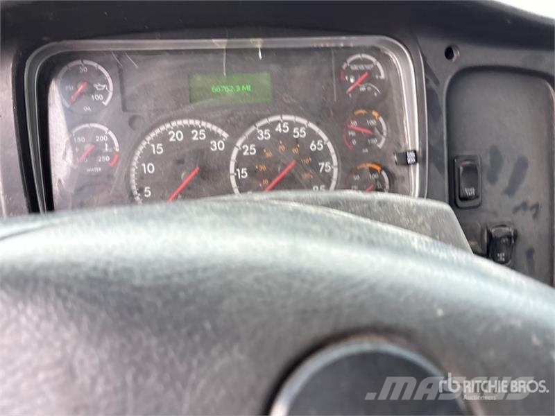 Freightliner 114SD Kombi vozila/ vakum kamioni