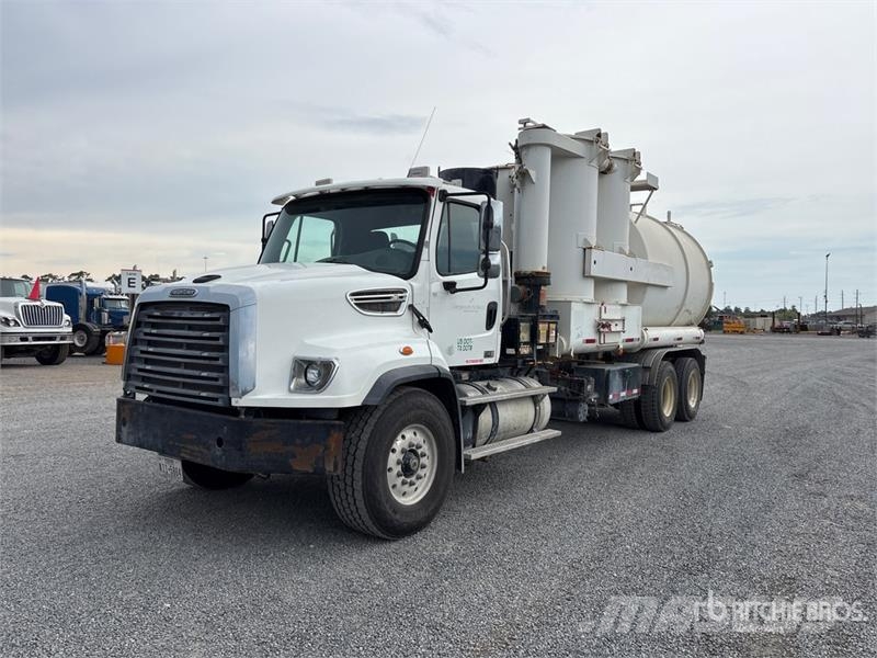Freightliner 114SD Kombi vozila/ vakum kamioni