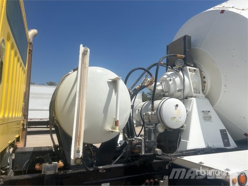 Freightliner 114SD 10x4 Mixer Truck Caminhões de concreto