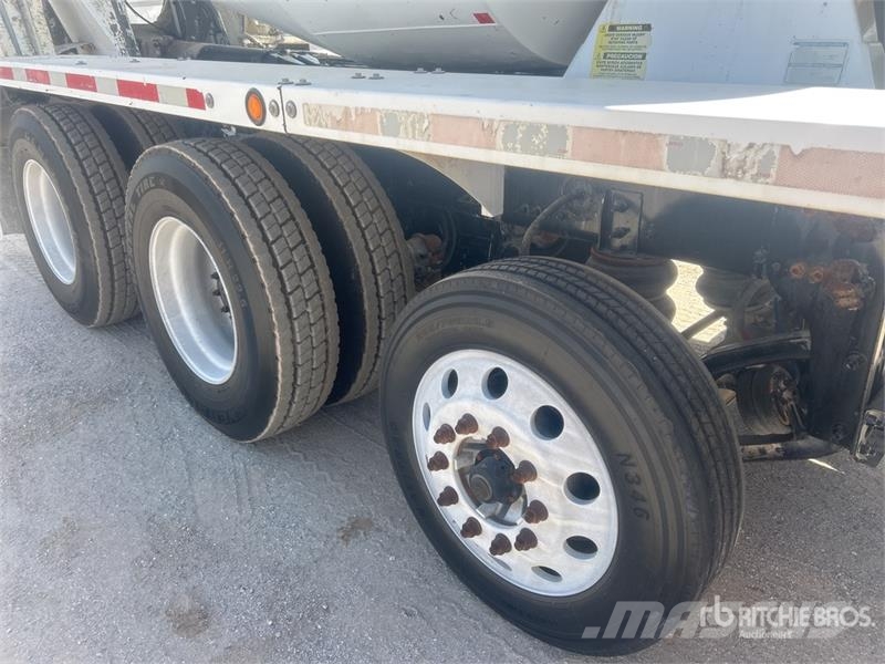 Freightliner 114SD 10x4 Mixer Truck Caminhões de concreto