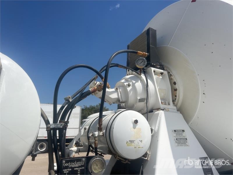 Freightliner 114SD 10x4 Mixer Truck Caminhões de concreto