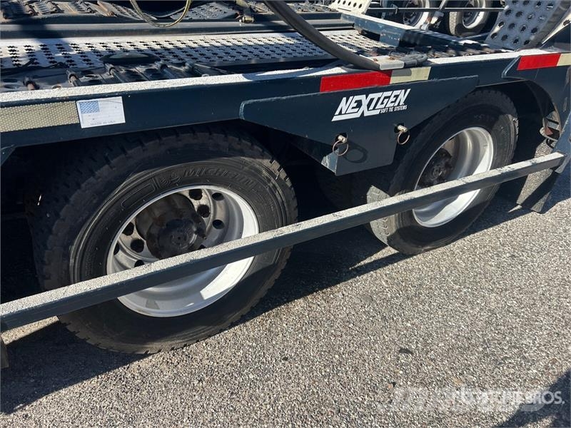 Freightliner 114SD 6x4 Car Carrier Truck Autoveokid