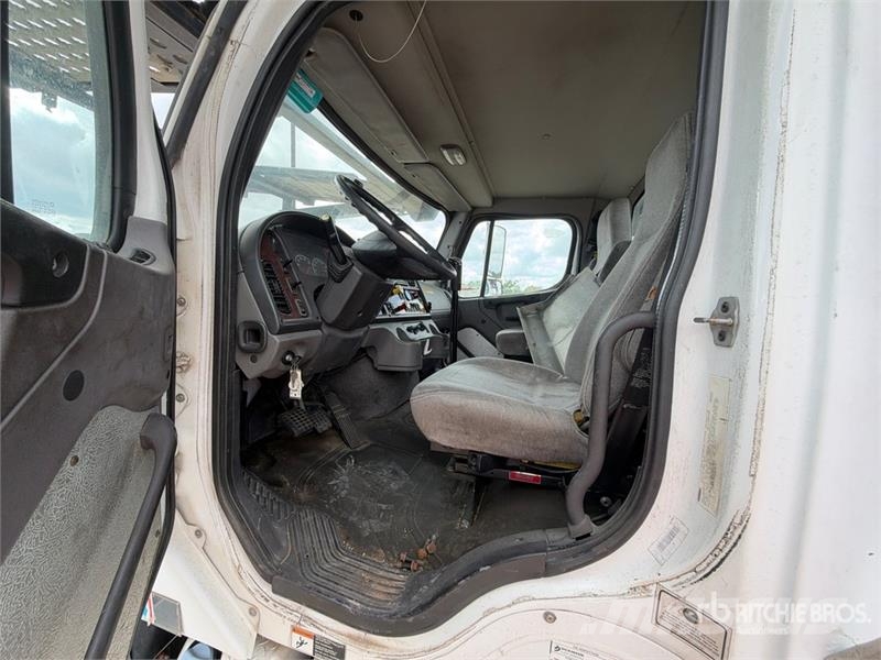 Freightliner 114SD 6x4 6x4 Car Carrier Truck Evakuatori