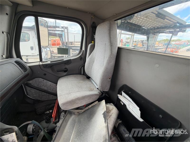 Freightliner 114SD 6x4 6x4 Car Carrier Truck Evakuatori