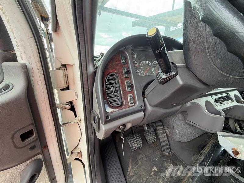 Freightliner 114SD 6x4 6x4 Car Carrier Truck Evakuatori
