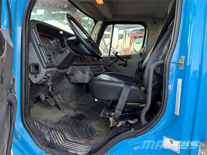 Freightliner 114SD 6x4 Car Carrier Truck Camiones portacoches