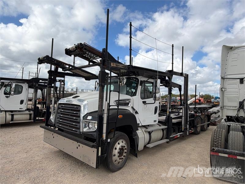 Freightliner 114SD 6x4 6x4 Car Carrier Truck Evakuatori