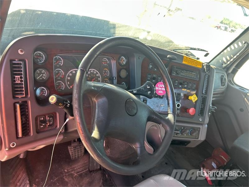 Freightliner 114SD 6x4 Car Carrier Truck Autoveokid