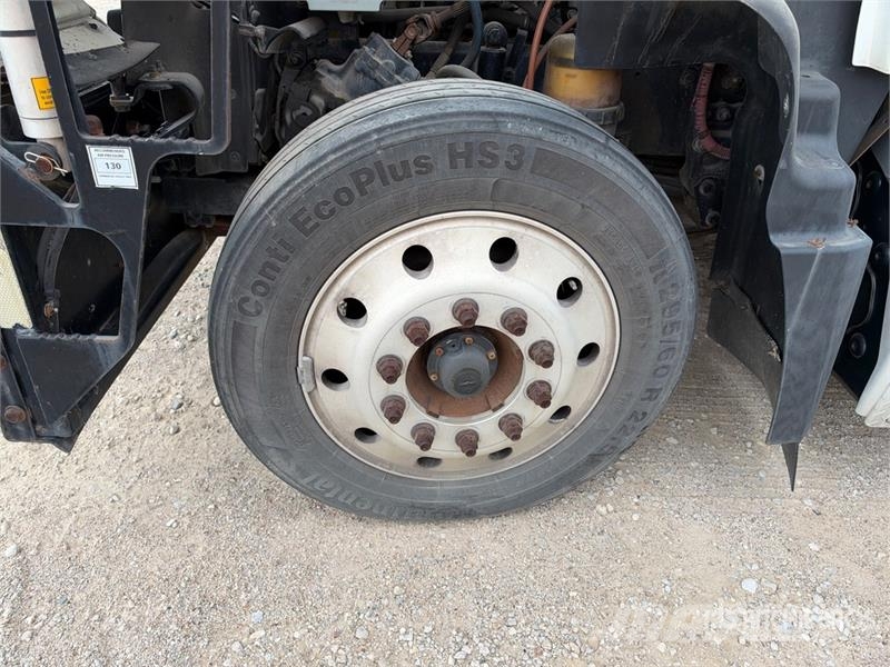 Freightliner 114SD 6x4 6x4 Car Carrier Truck Evakuatori