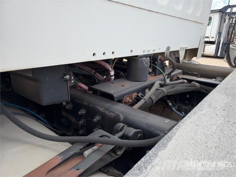 Freightliner 114SD 6x4 6x4 Car Carrier Truck Vehicle transporters