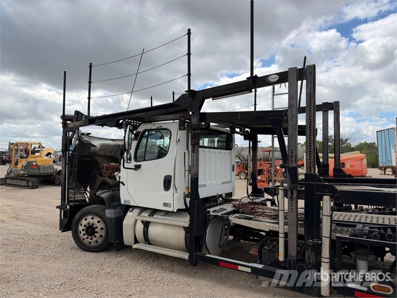 Freightliner 114SD 6x4 6x4 Car Carrier Truck Evakuatori