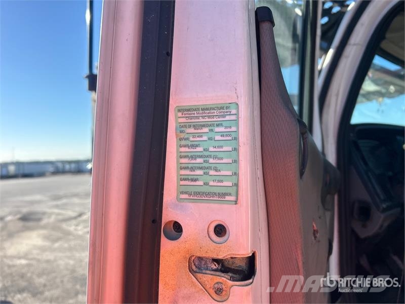 Freightliner 114SD 6x4 Car Carrier Truck Autoveokid