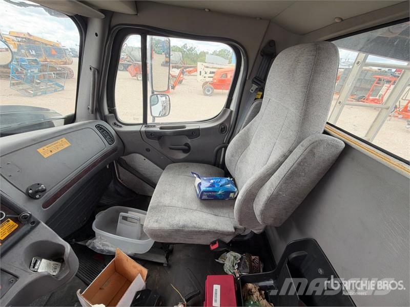 Freightliner 114SD 6x4 6x4 Car Carrier Truck Evakuatori