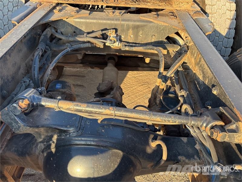 Freightliner 122SD 6x4 T/A Day Cab Truck Tractor Tractores (camiões)