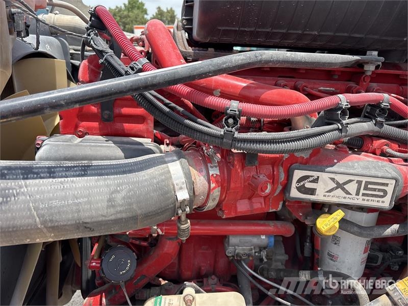 Freightliner 122SD 6x4 T/A Sleeper Truck Tractor Trekkvogner