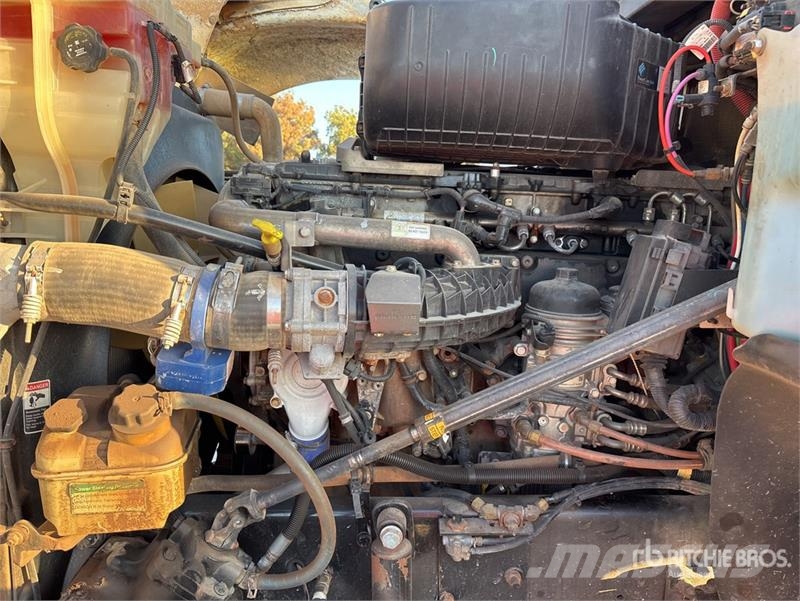 Freightliner 122SD 6x4 T/A Day Cab Truck Tractor Tractores (camiões)