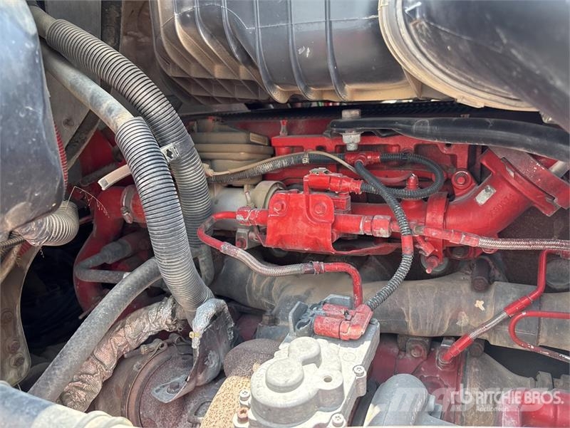 Freightliner 122SD 6x4 T/A Sleeper Truck Tractor Trekkvogner