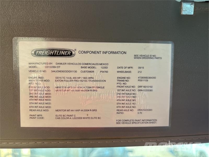 Freightliner 122SD 6x4 T/A Day Cab Truck Tractor Tractores (camiões)
