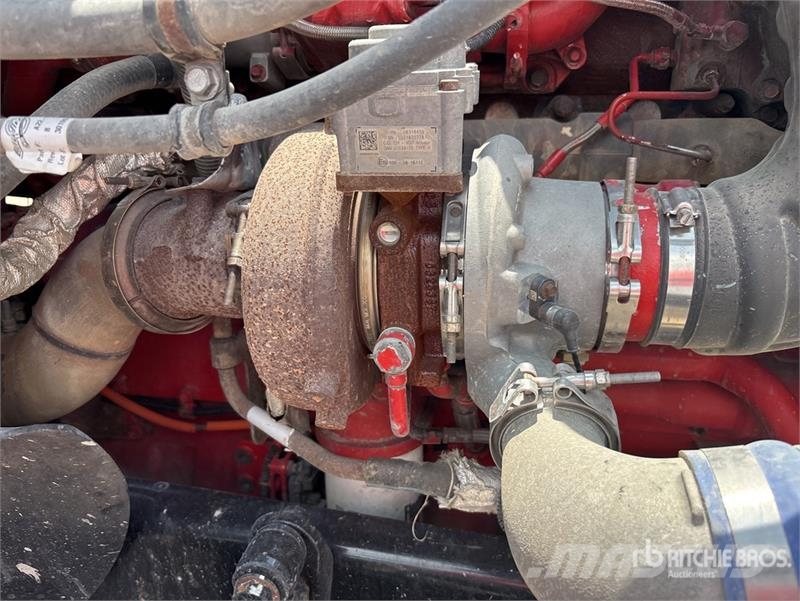 Freightliner 122SD 6x4 T/A Sleeper Truck Tractor Trekkvogner