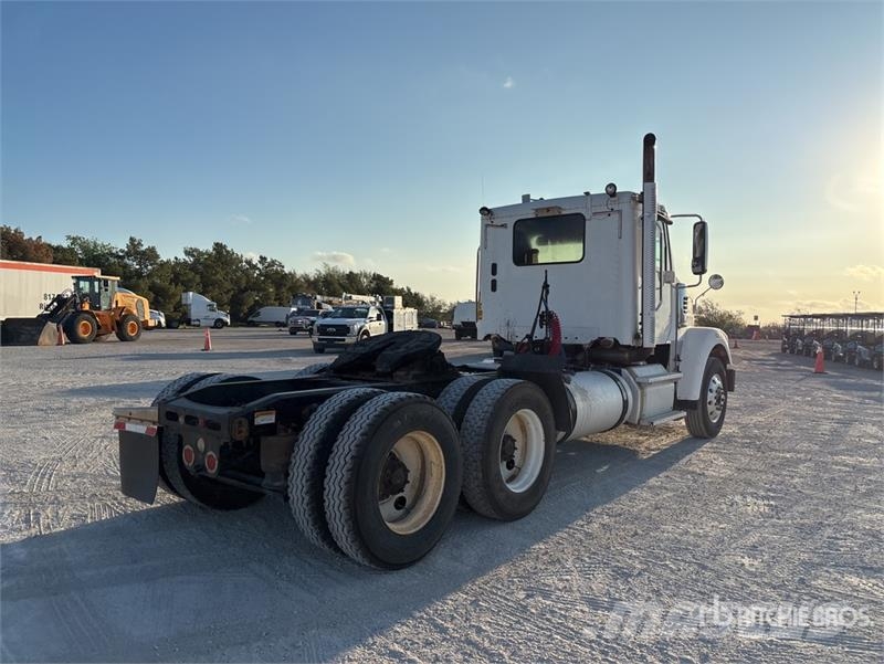 Freightliner 122SD 6x4 T/A Day Cab Truck Tractor Tractores (camiões)