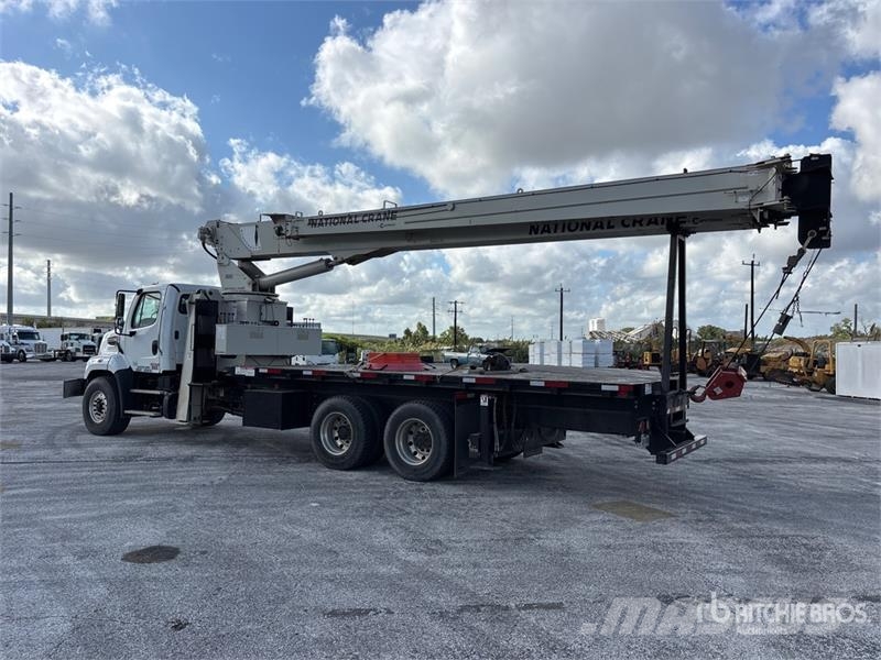Freightliner 900A 52000 lb Straight Boom on Freightliner 108SD Autožeriavy, hydraulické ruky