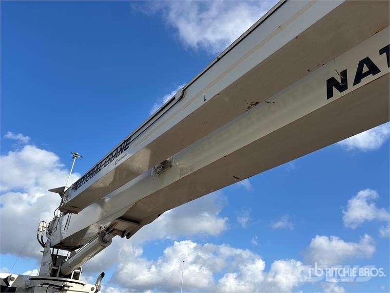 Freightliner 900A 52000 lb Straight Boom on Freightliner 108SD Autožeriavy, hydraulické ruky