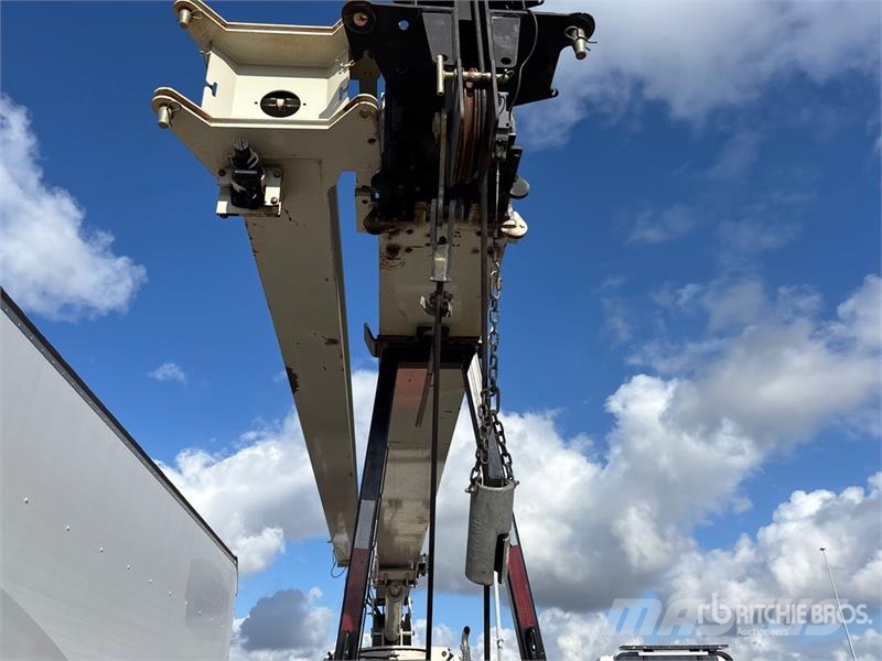Freightliner 900A 52000 lb Straight Boom on Freightliner 108SD Autožeriavy, hydraulické ruky