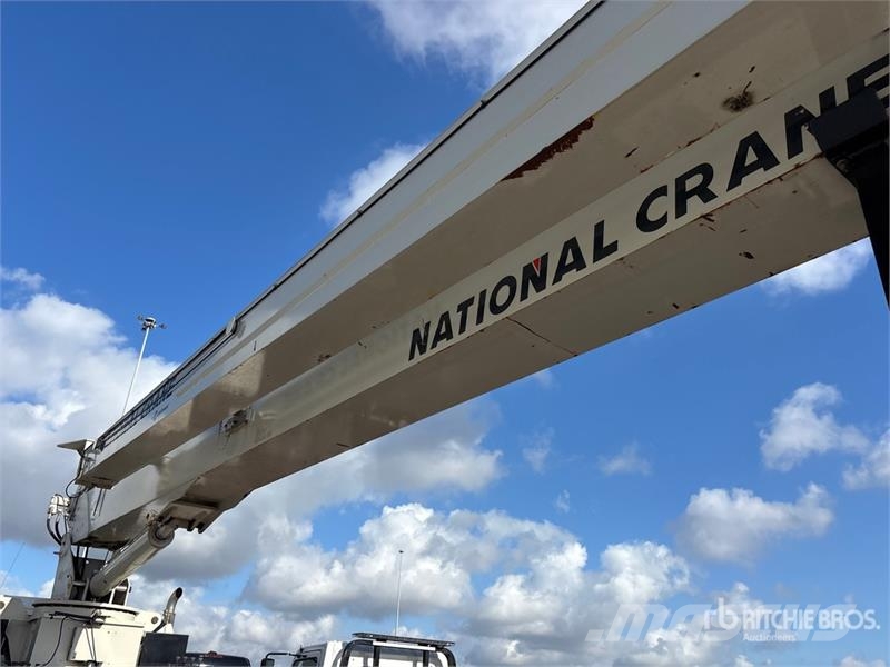 Freightliner 900A 52000 lb Straight Boom on Freightliner 108SD Autožeriavy, hydraulické ruky